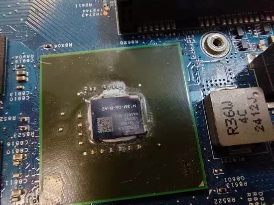 Видеочип со сколом в бу ноутбуке